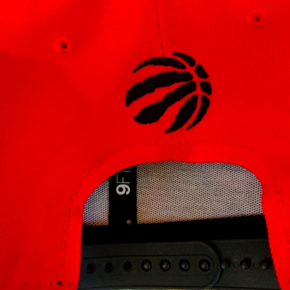 Toronto Raptors New Era 9FIFTY NBA Adjustable Snapback. NWT - Picture 3 of 5